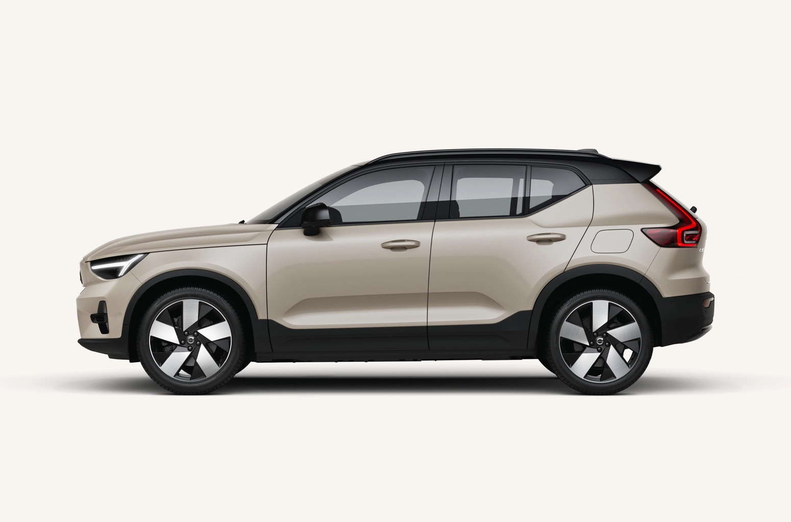 Volvo EX40 2025