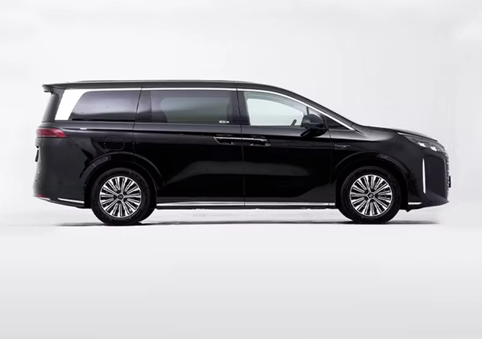 BYD C-SUMMER Dmi